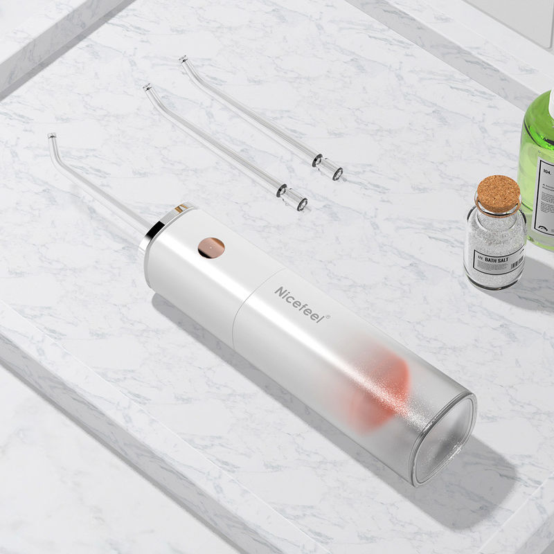 Limpeza profunda portátil de Sonic Cordless Water Flosser Rechargeable com quatro bocais